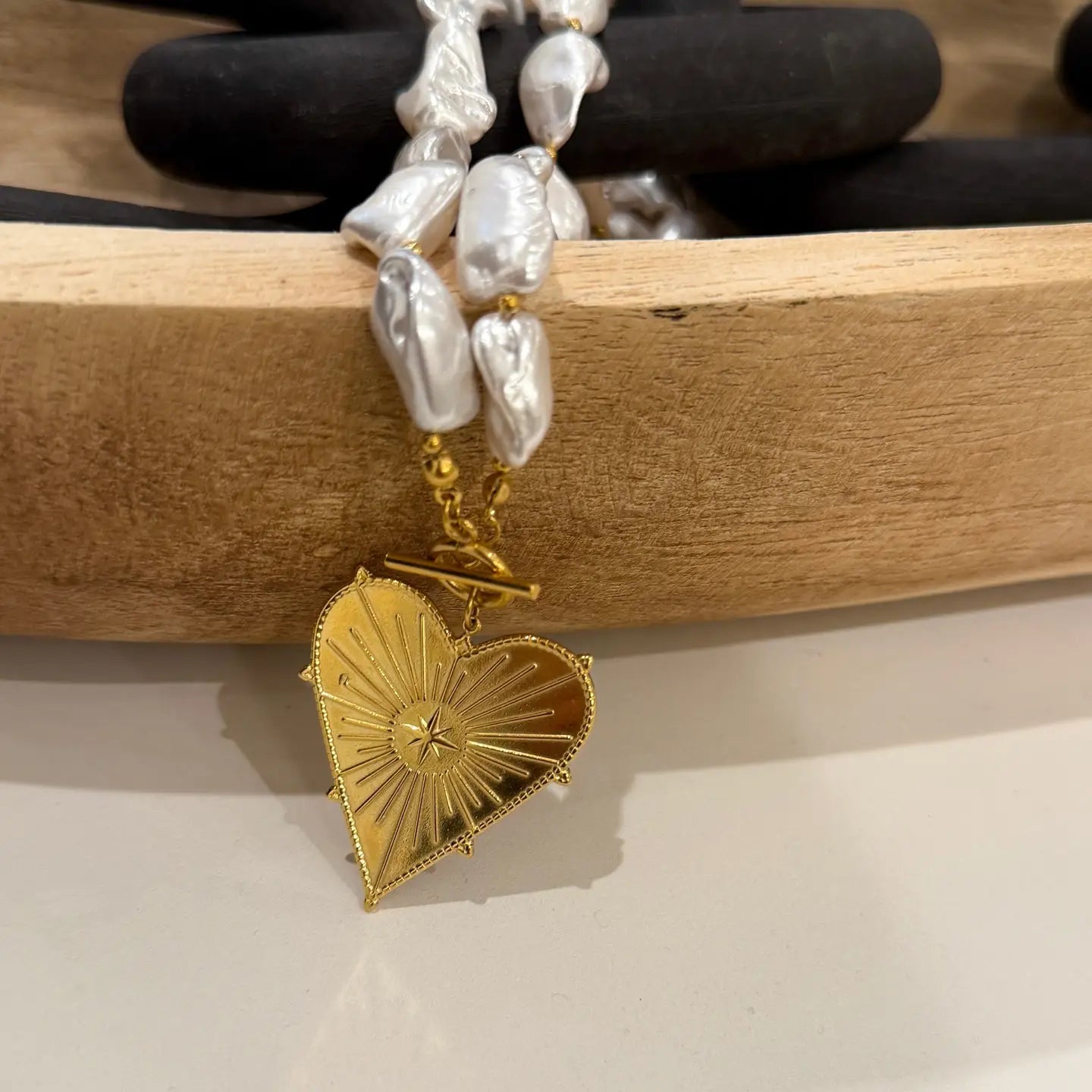 BLAZE PEARL NECKLACE