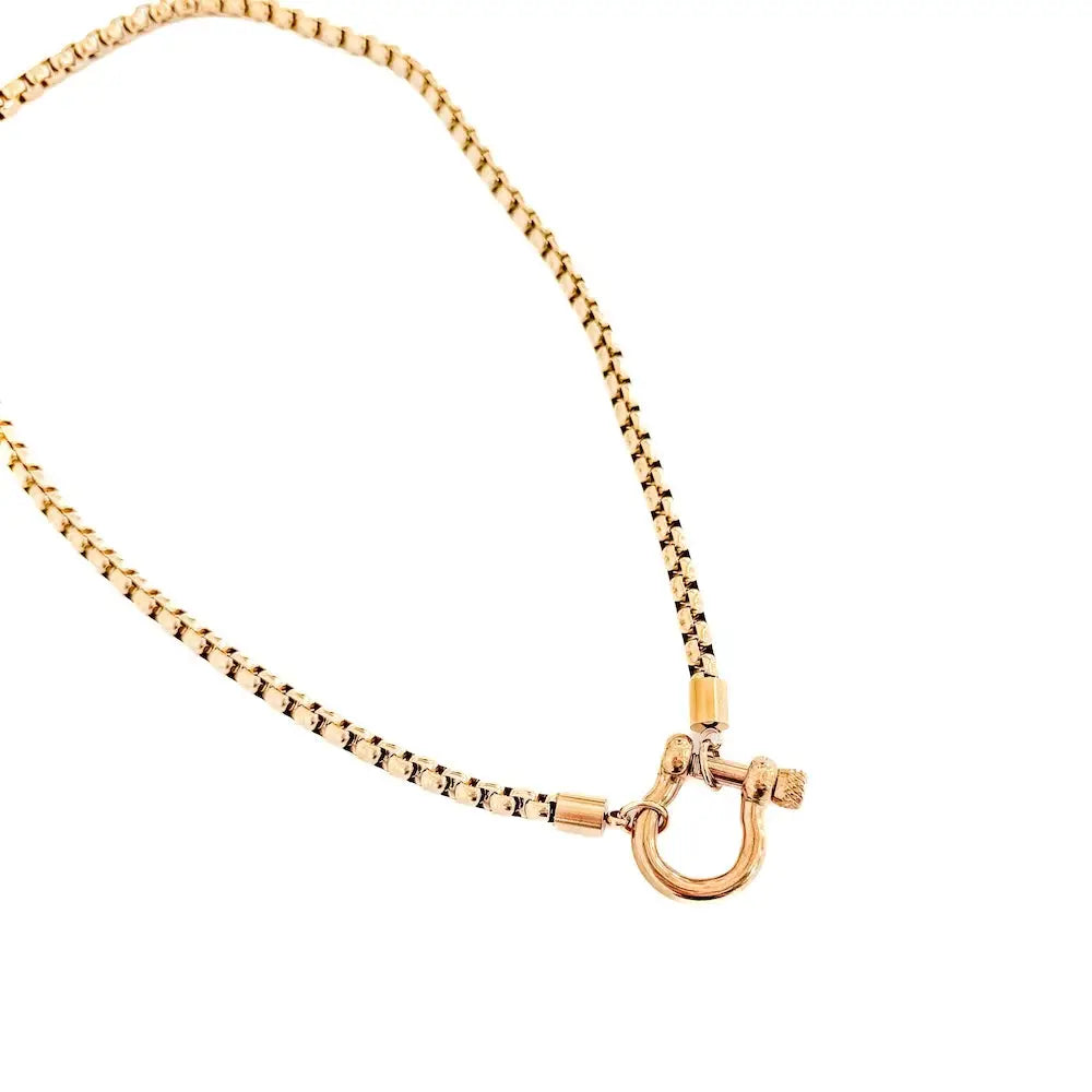 HORSESHOE TOGGLE NECKLACE