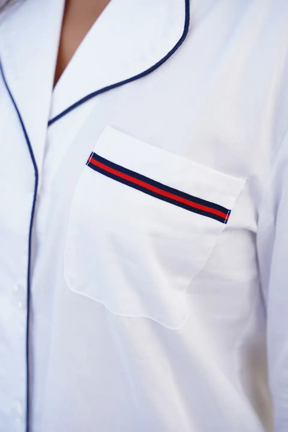 WHITE CORE NIGHTSHIRT