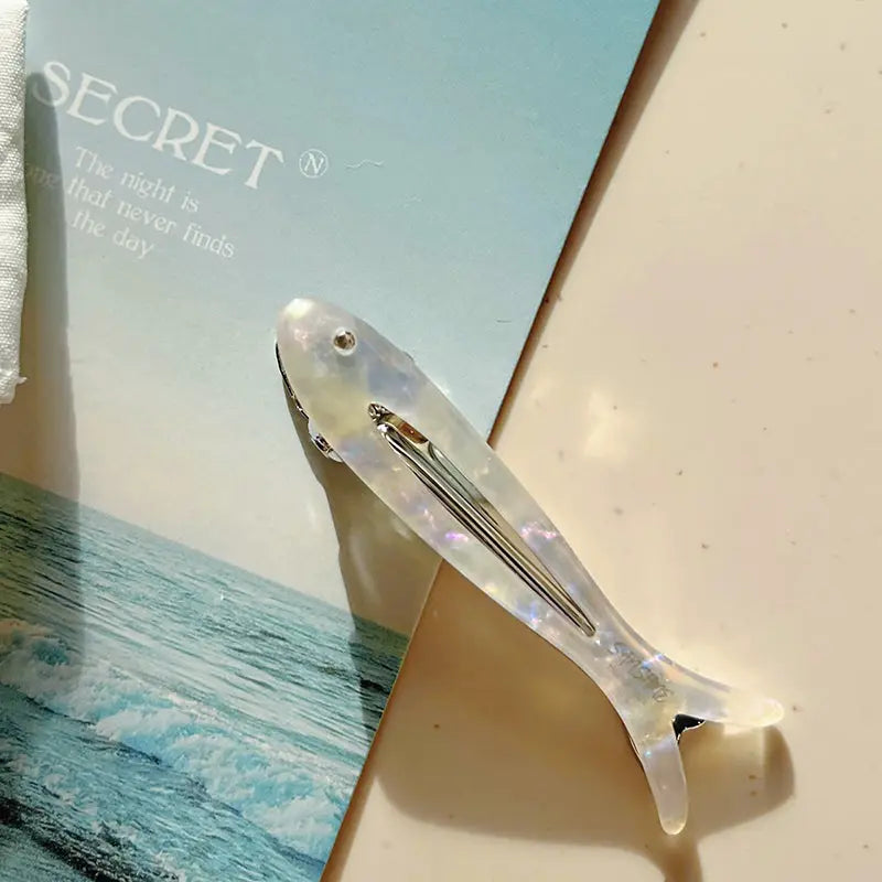 FISH-SHAPED HAIR CLIPS