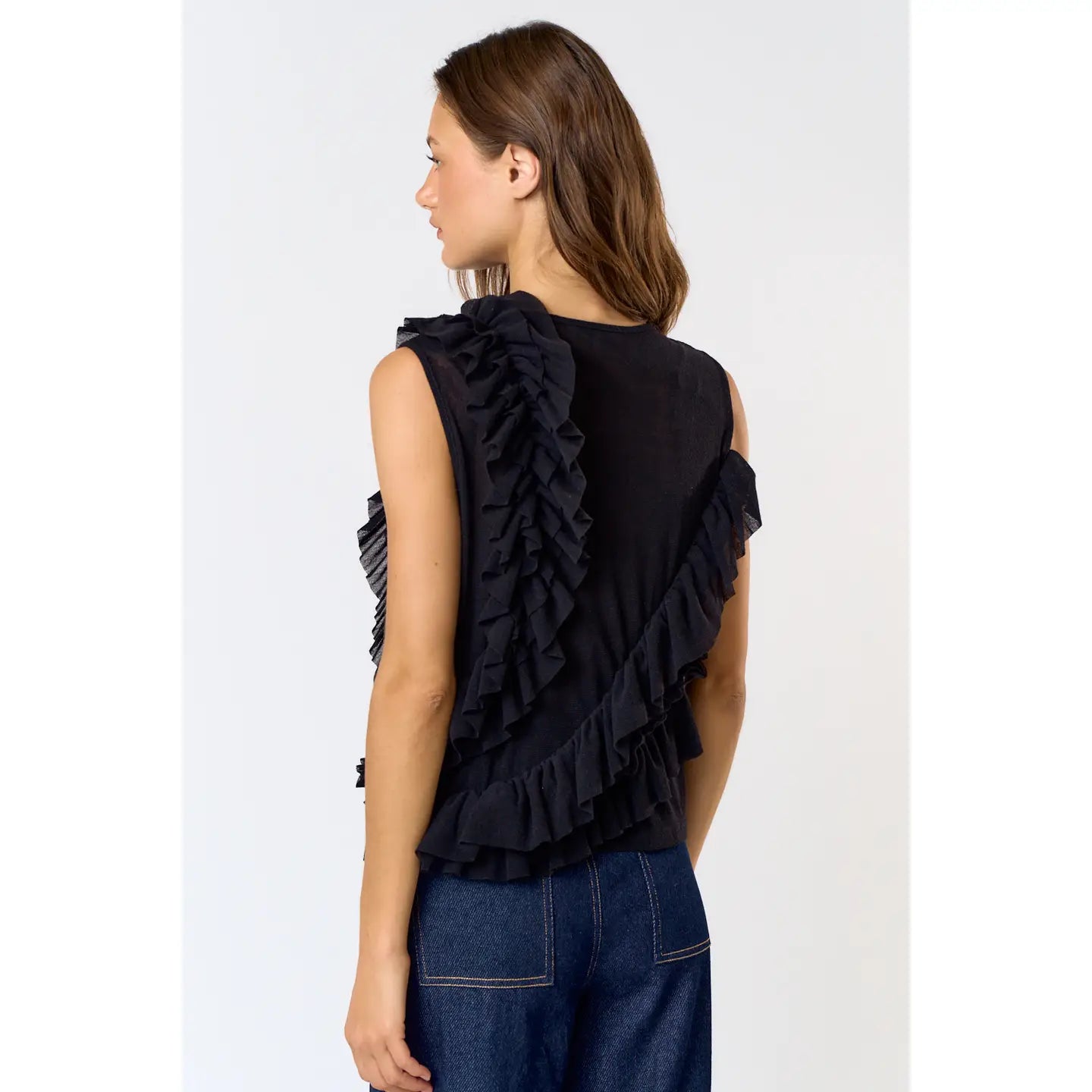 RUFFLED SLEEVELESS TOP