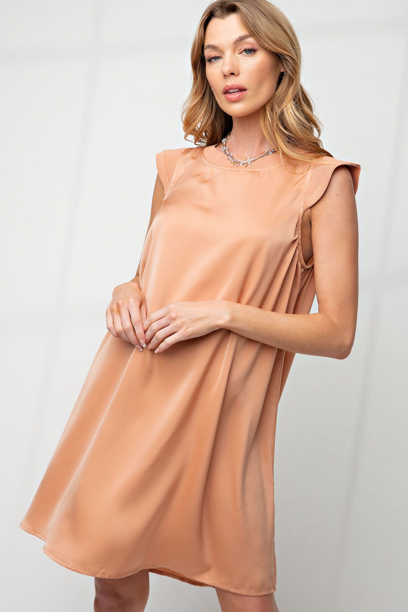 CAP SLEEVE SATIN DRESS IN APRICOT