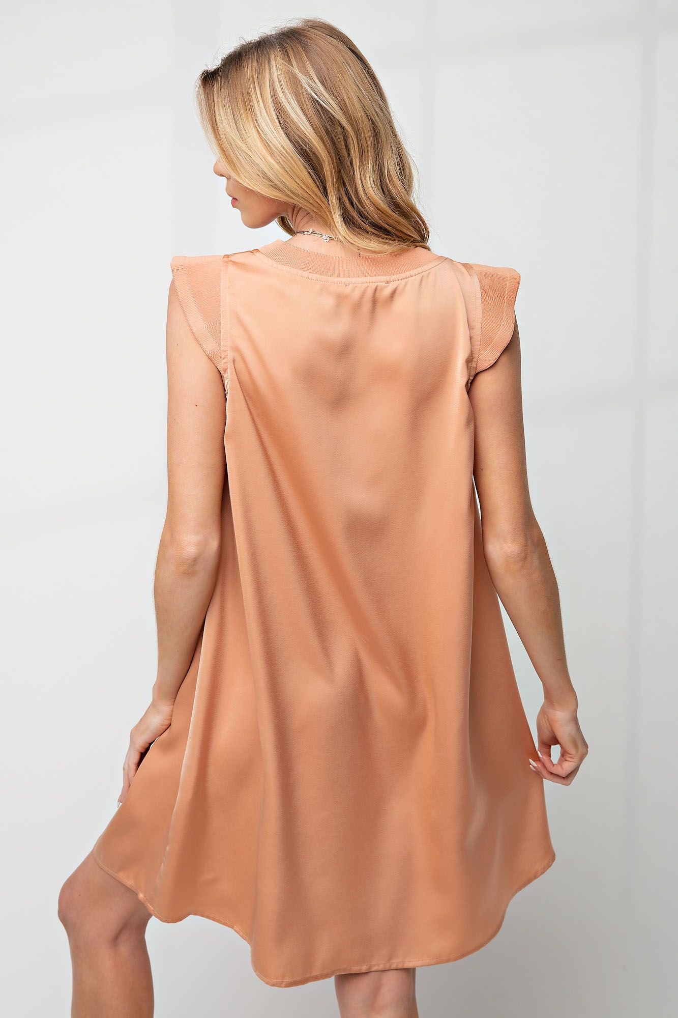 CAP SLEEVE SATIN DRESS IN APRICOT