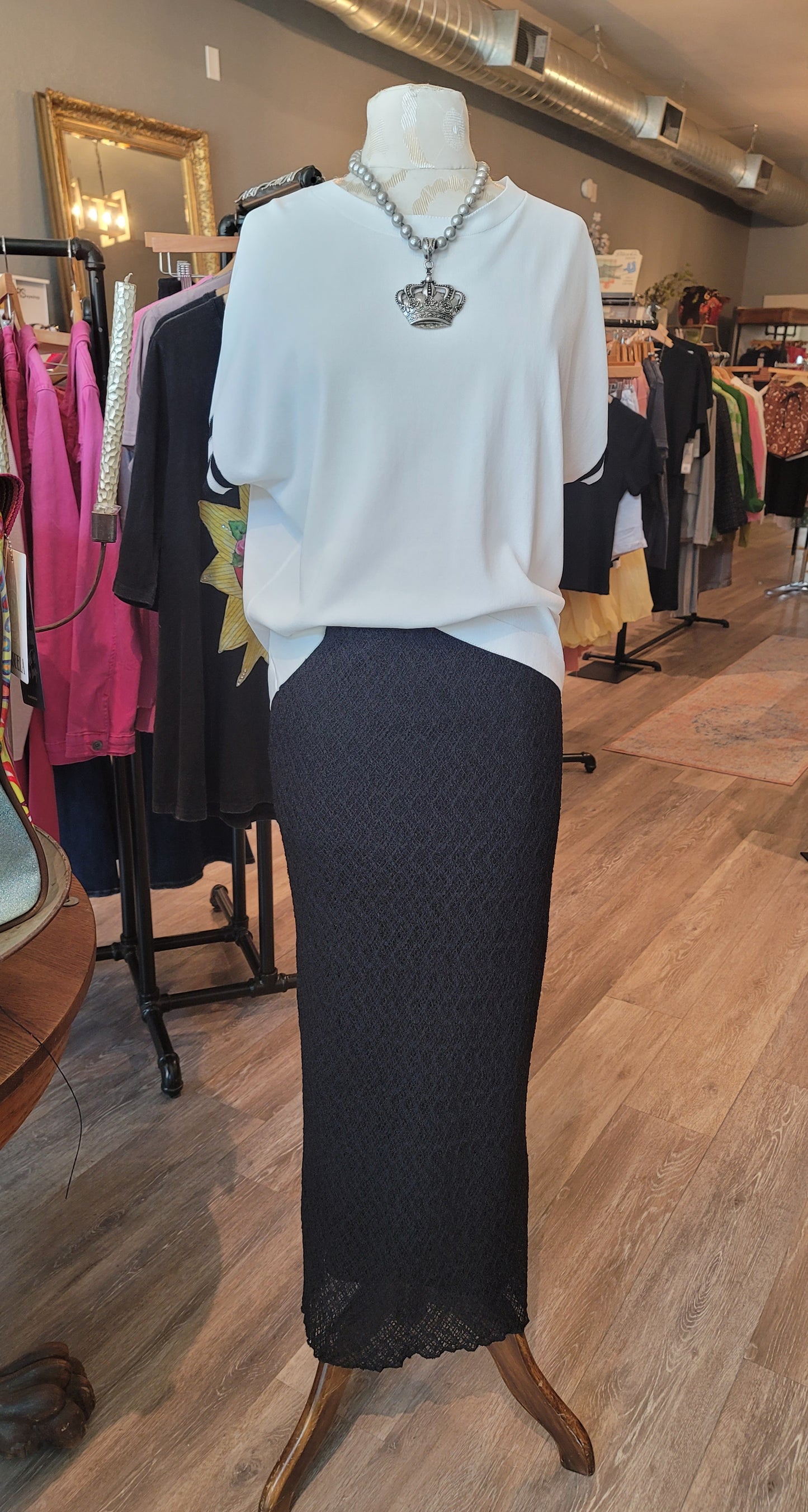 BLACK MIDI LACE SKIRT