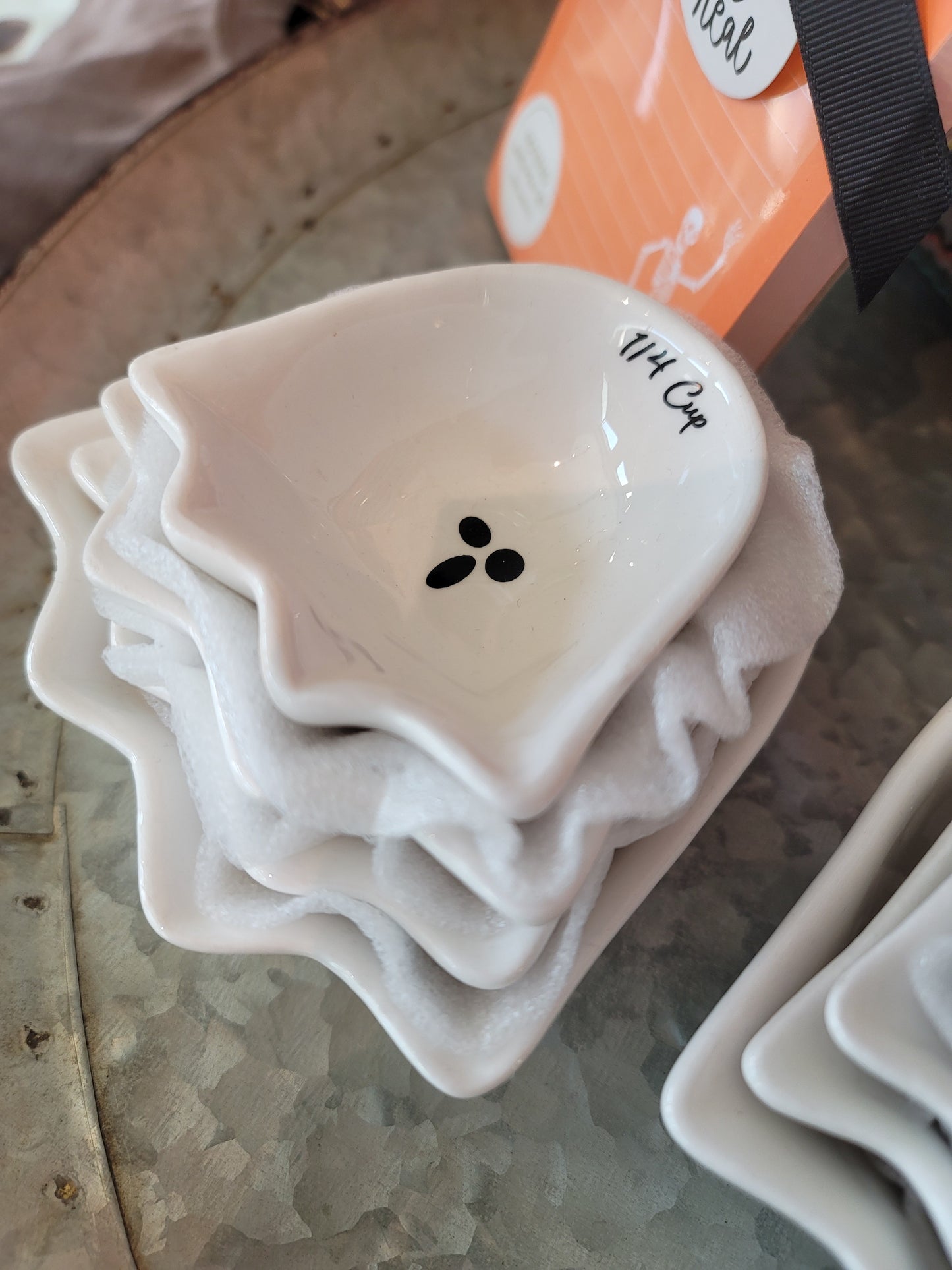 GHOST MEASURING CUPS