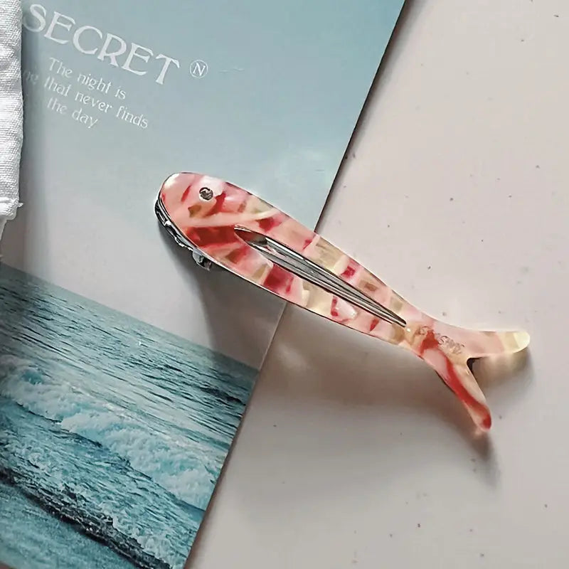 FISH-SHAPED HAIR CLIPS