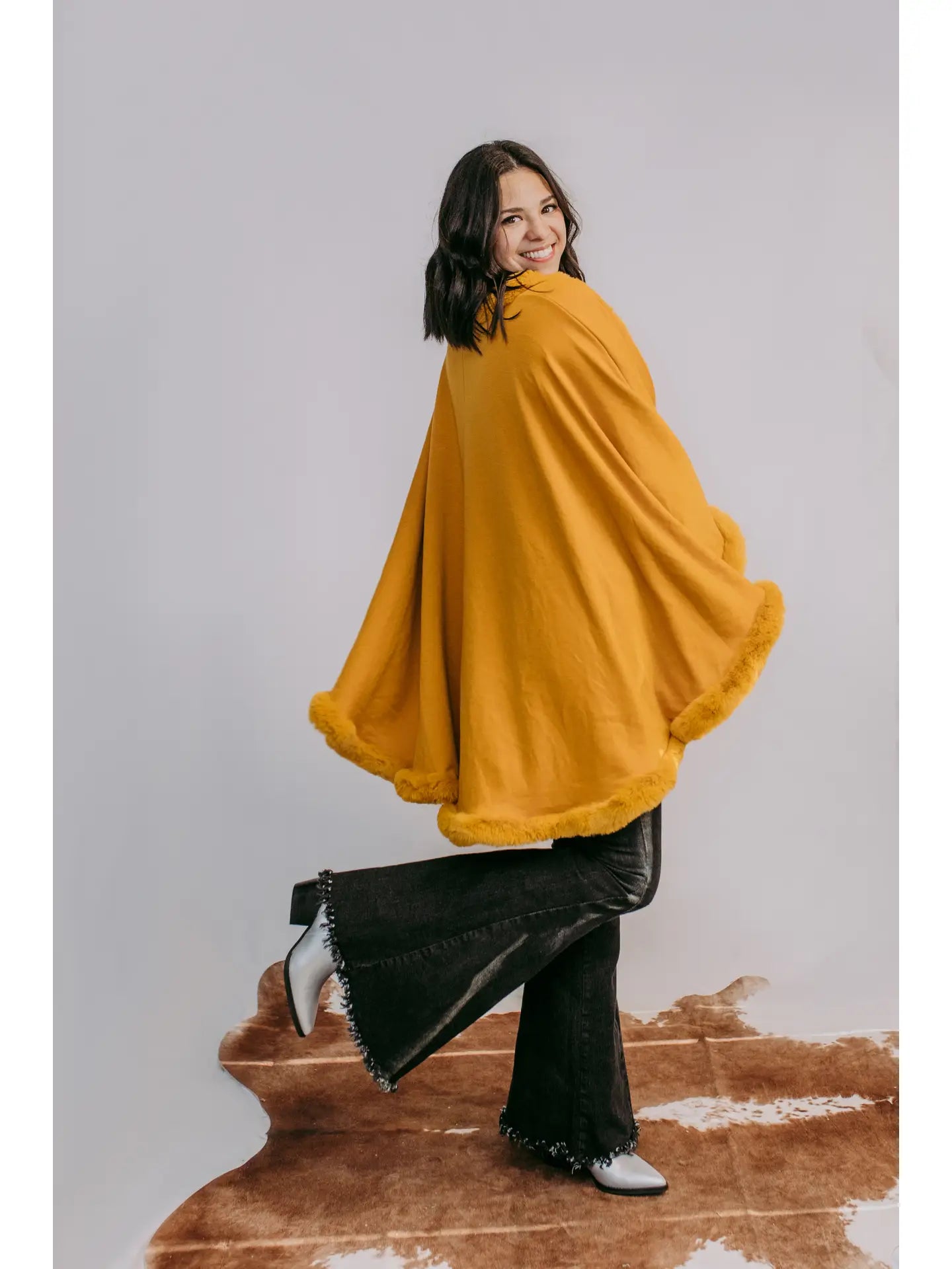 FUR TRIM PONCHO IN MUSTARD