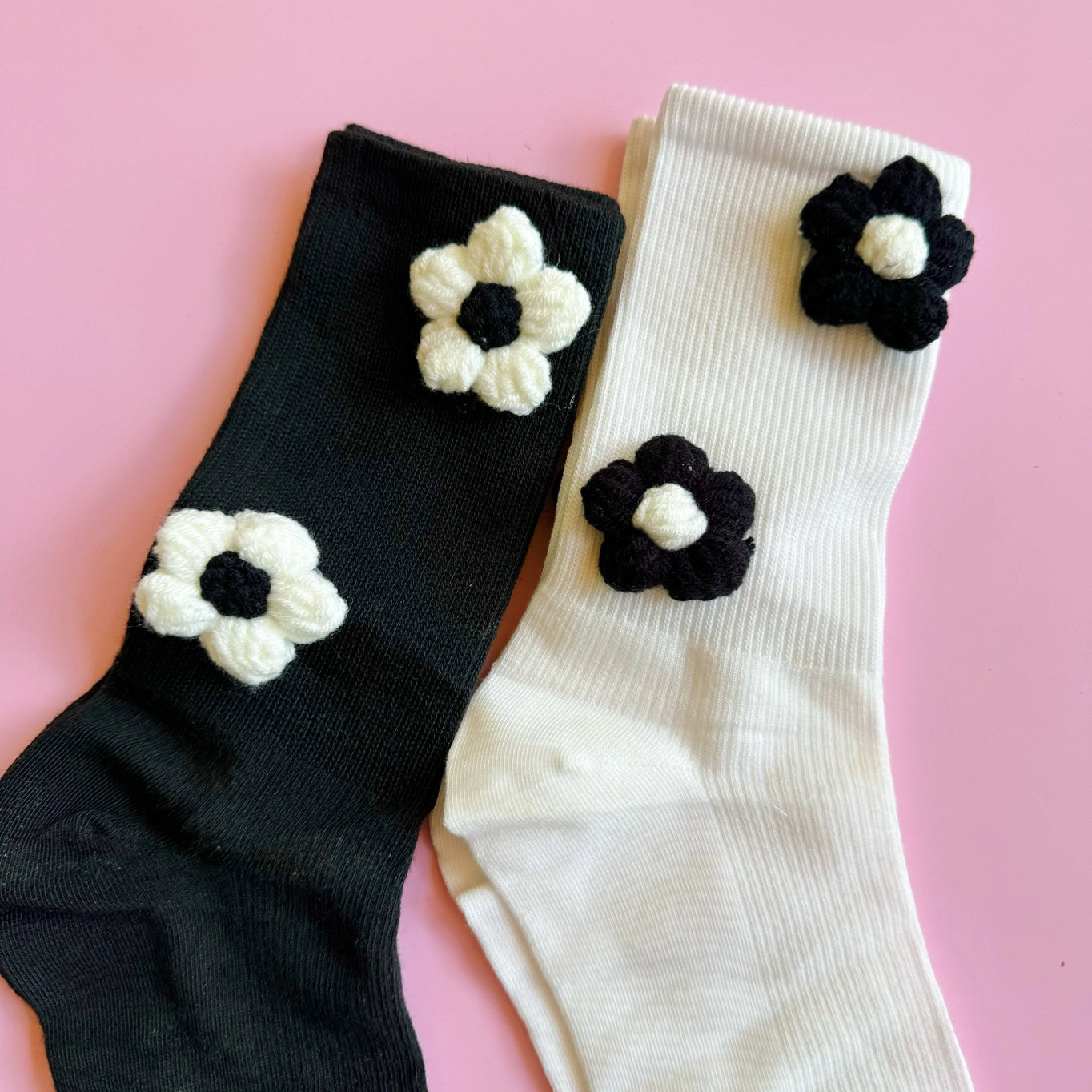 PUFFY DAISY EMBELLISHED SOCKS - 2 COLORS
