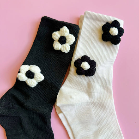 PUFFY DAISY EMBELLISHED SOCKS - 2 COLORS