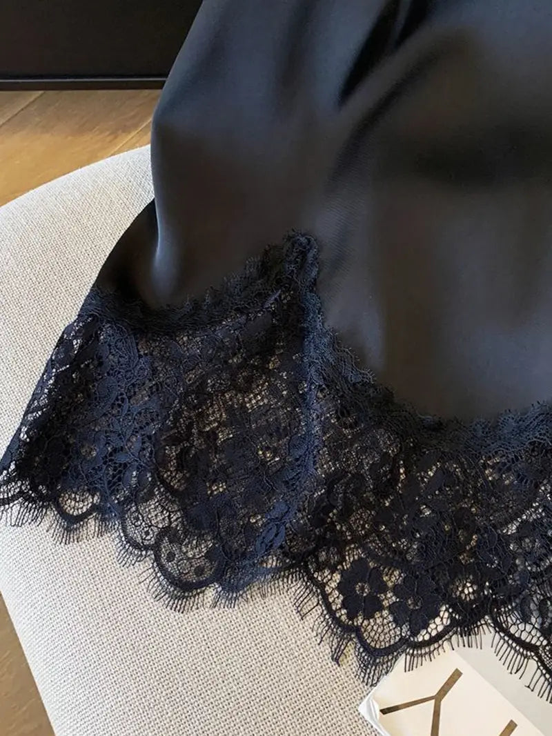 ELEGANT LACE TRIMMED SKIRT