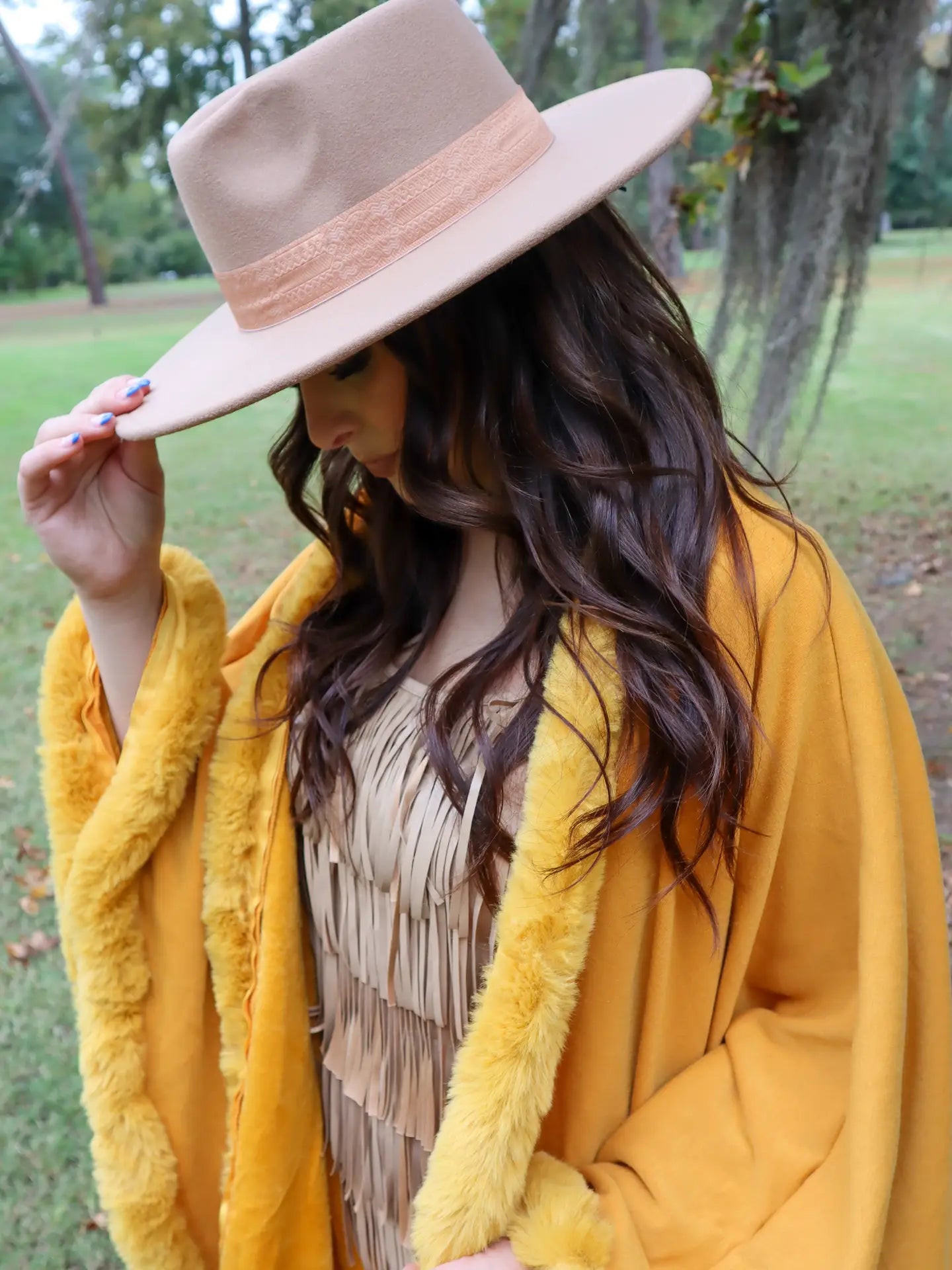 FUR TRIM PONCHO IN MUSTARD