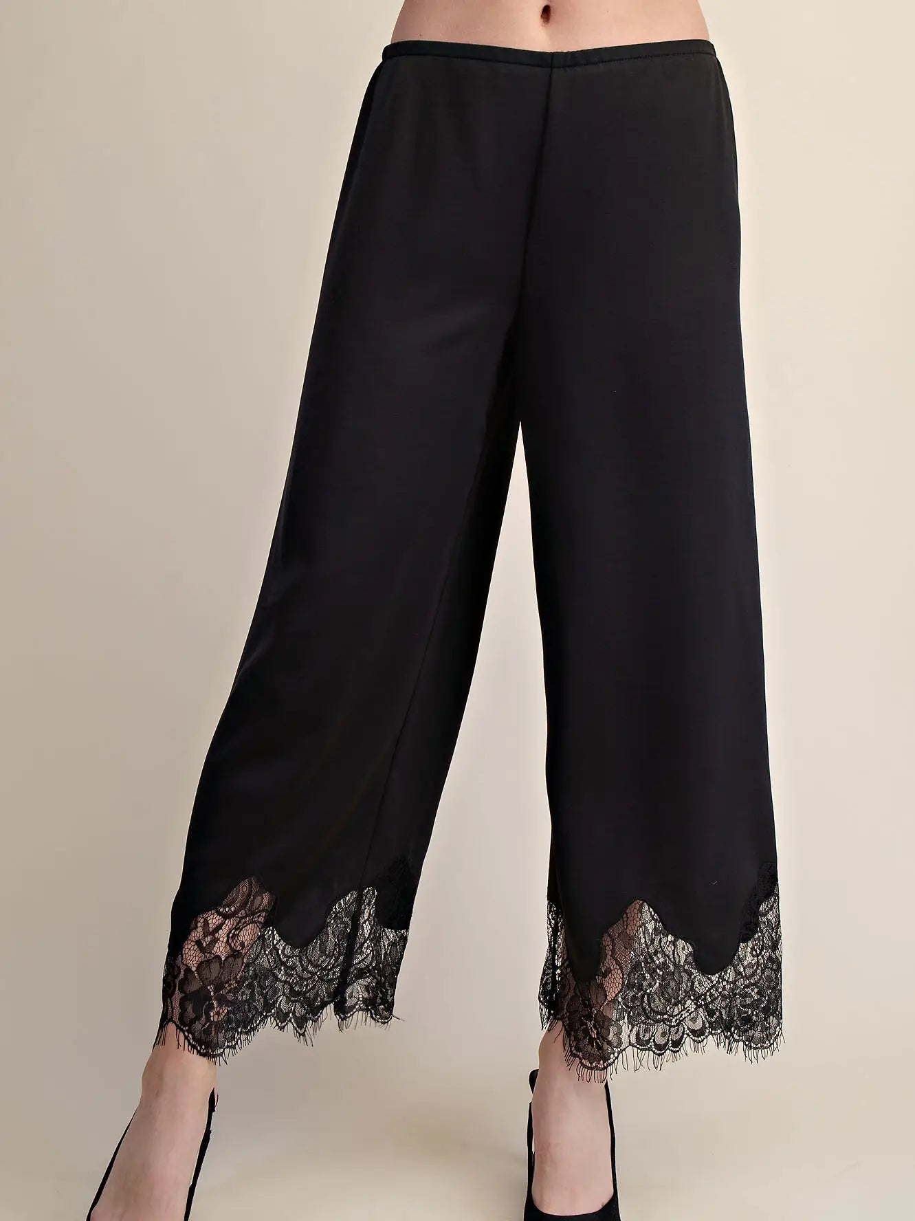 NAVY CROPPED LACE TRIM PANTS