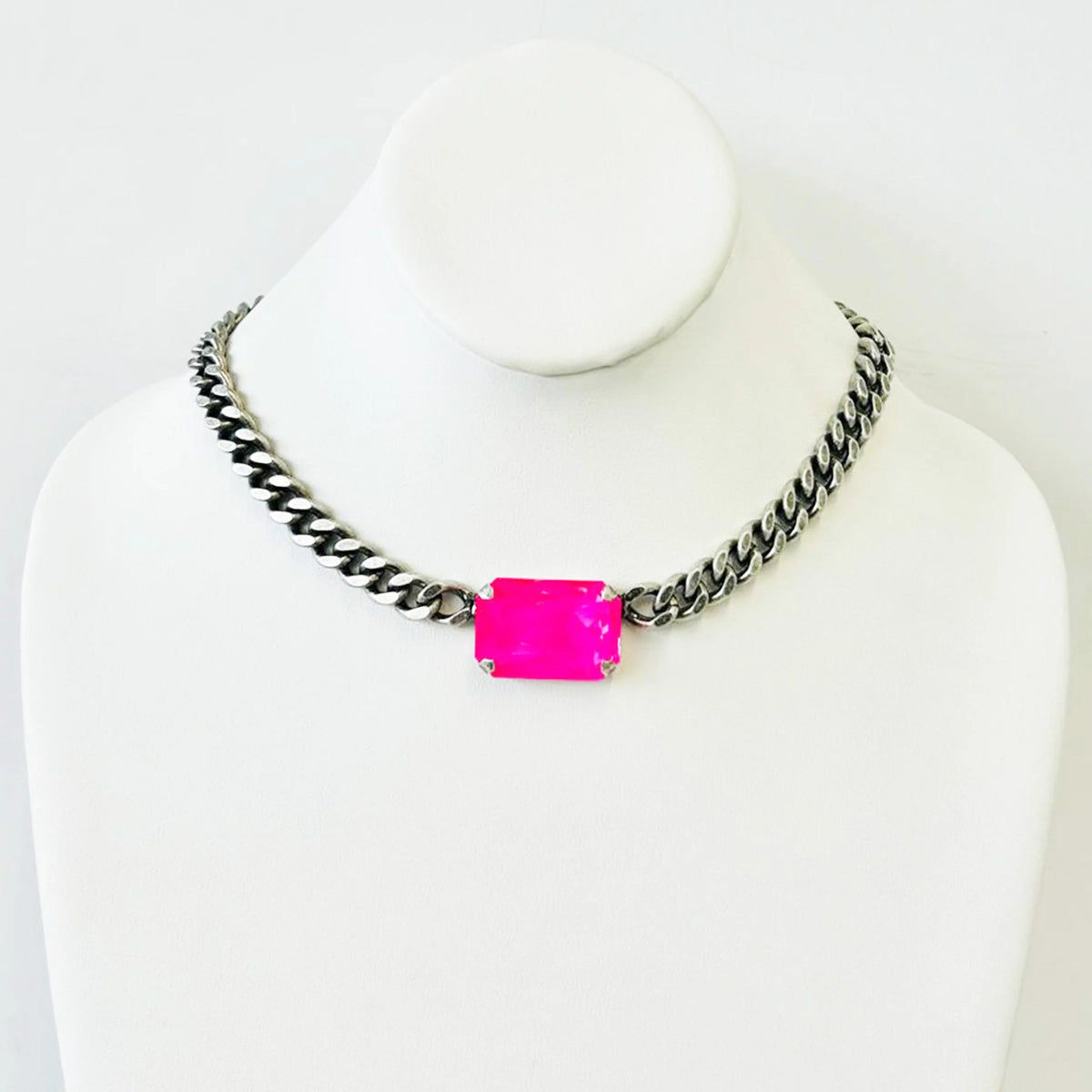DARCY NECKLACE IN ELECTRIC PINK BY TOVA