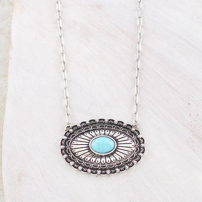 TURQUOISE OVAL CONCHO PENDANT NECKLACE