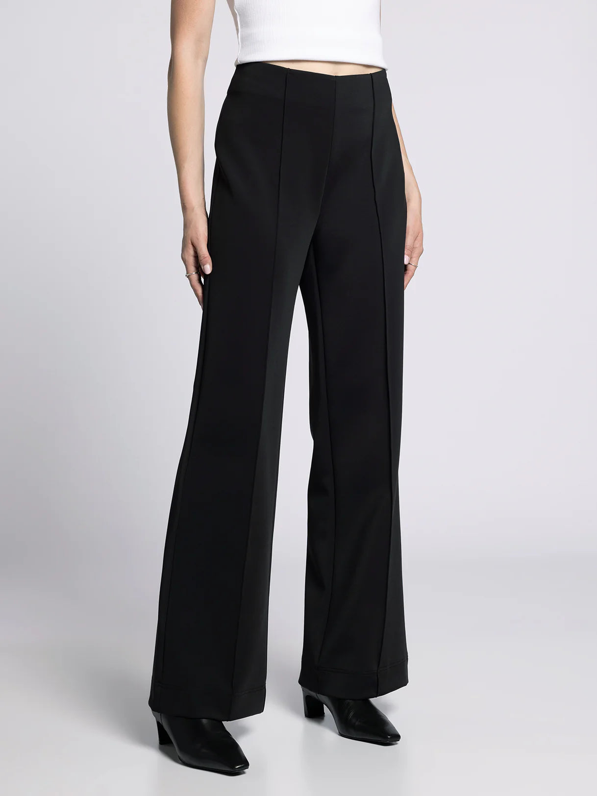 RHEA PANTS IN BLACK