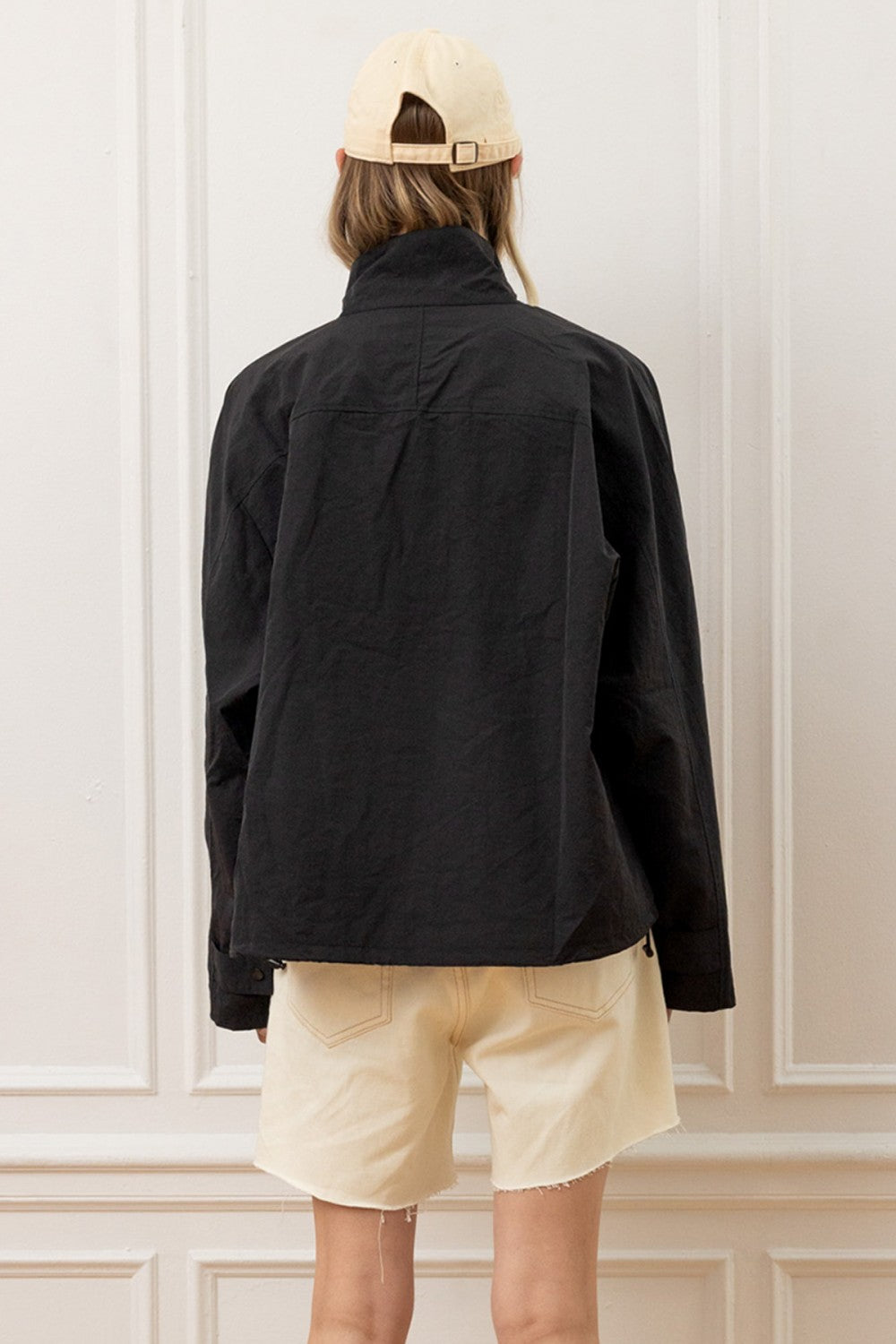 LIGHTWEIGHT MESH-LINED WINDBREAKER