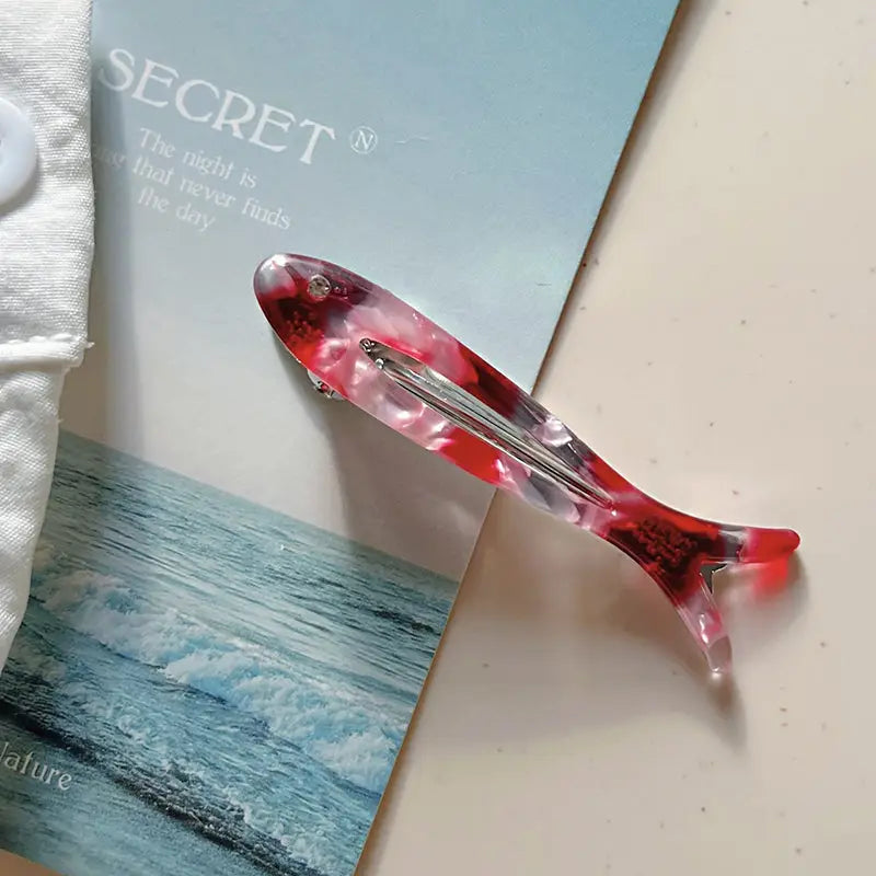 FISH-SHAPED HAIR CLIPS