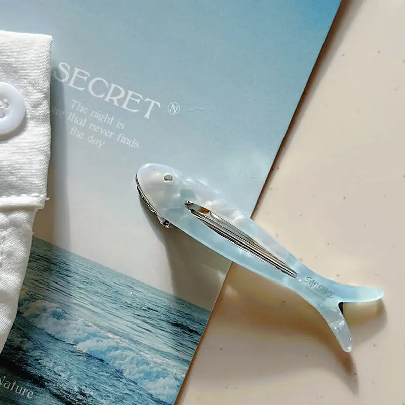 FISH-SHAPED HAIR CLIPS
