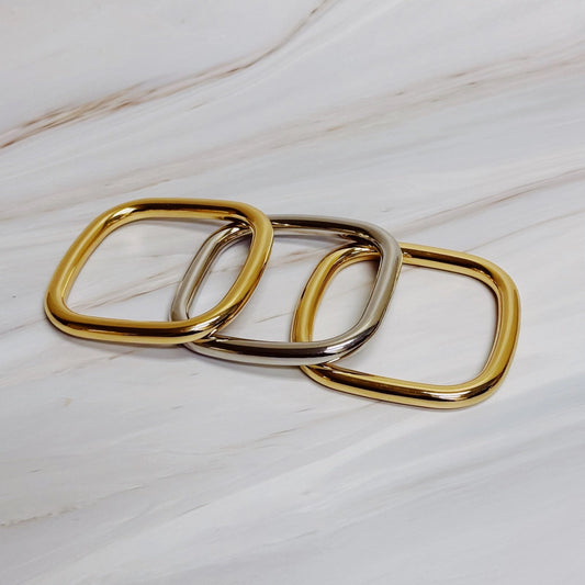 SQUARE GLOSSY BANGLES