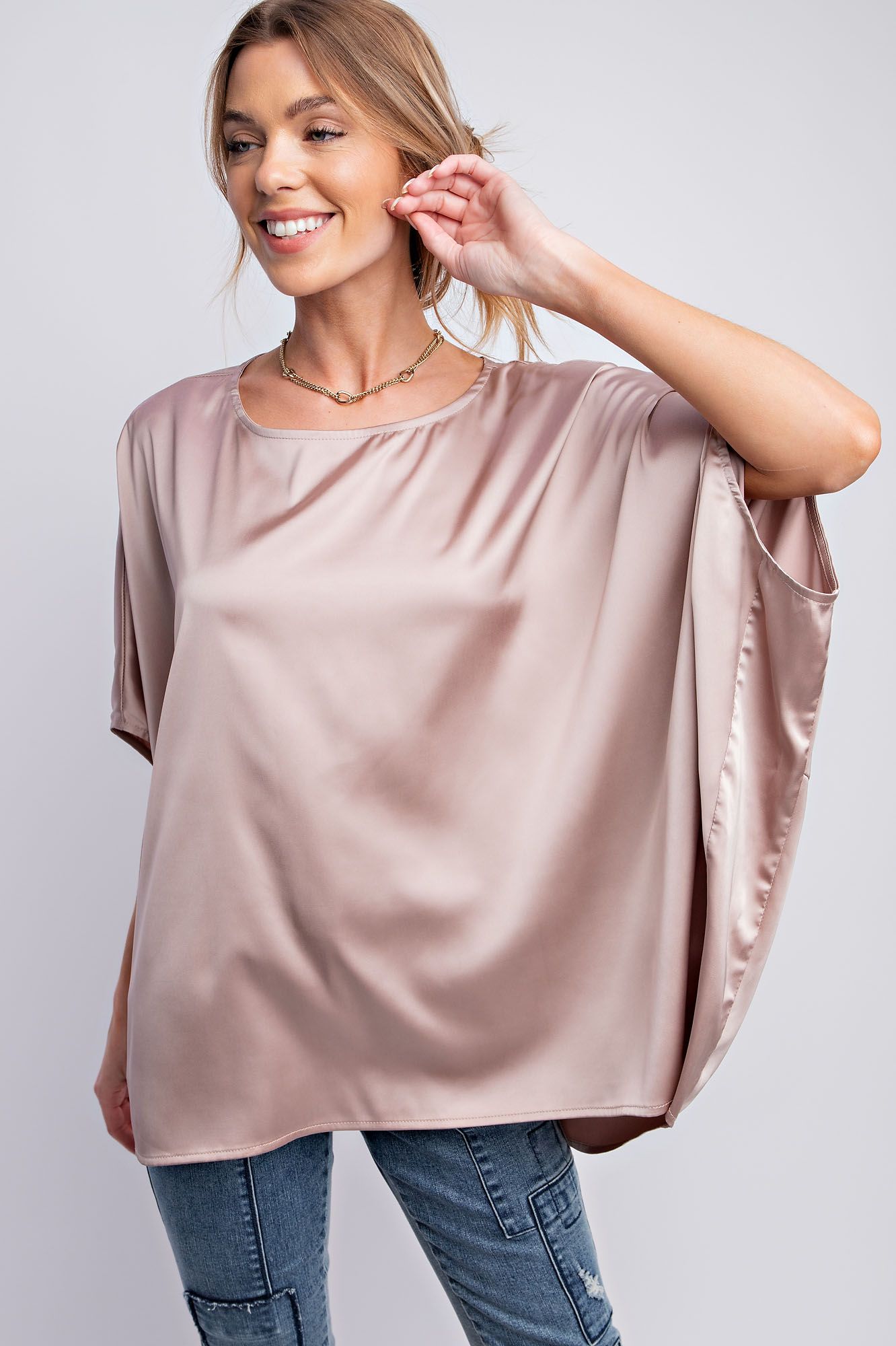 SOFT SATIN TOP IN CHAMPAGNE