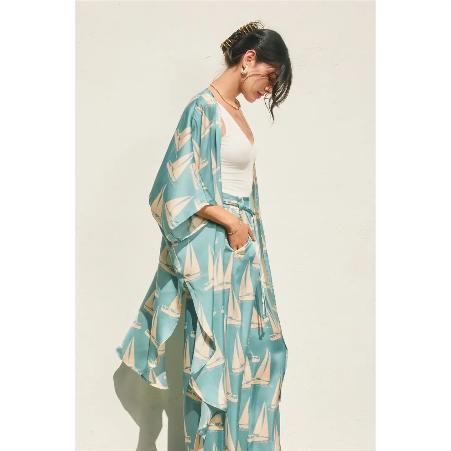 BLUE WAVES COASTAL HIGH SLIT KIMONO