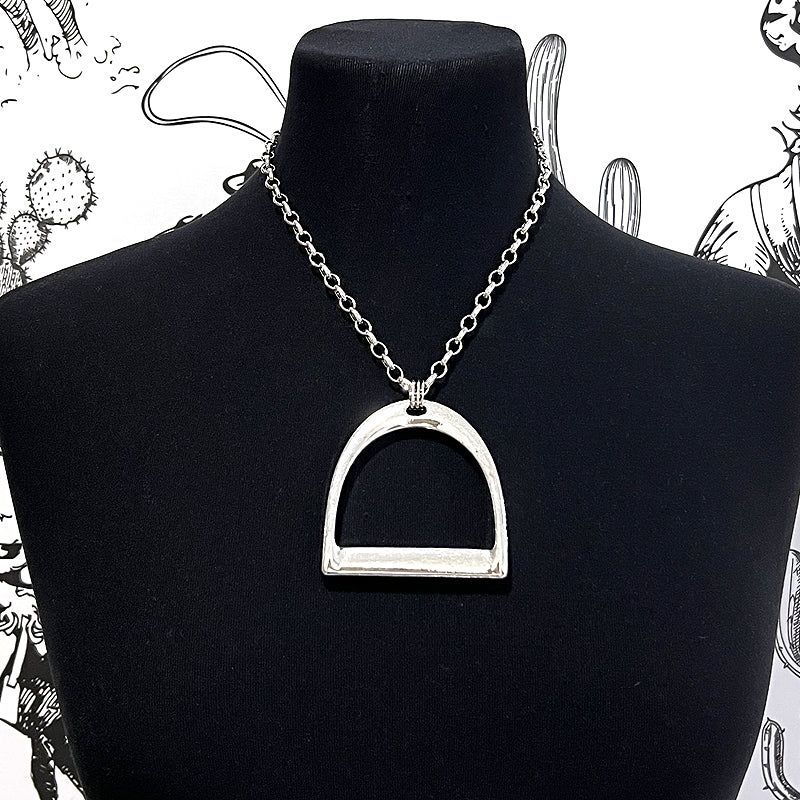 STIRRUP STATEMENT NECKLACE - 2 COLORS