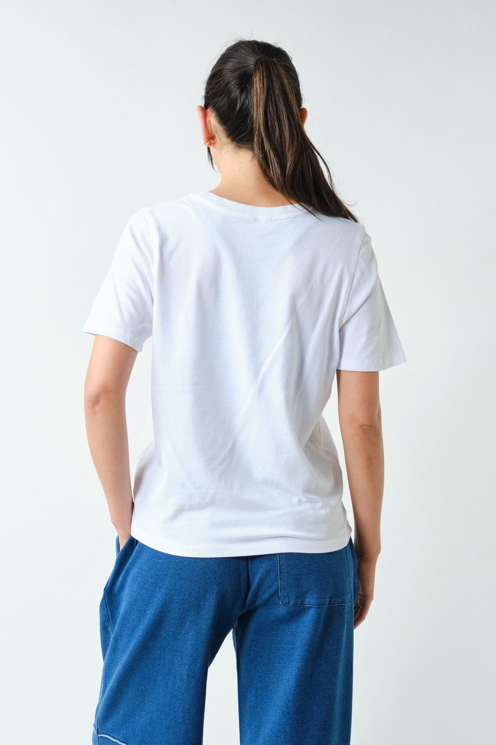 WHITE CLASSIC BOXY FIT TEE