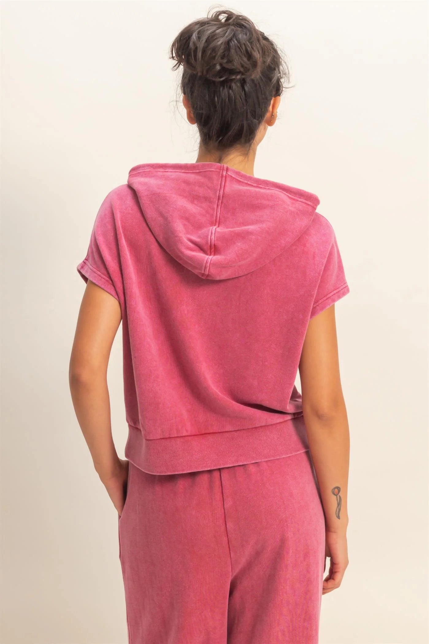 ACID WASH SLEEVELESS HOODIE - 3 COLORS
