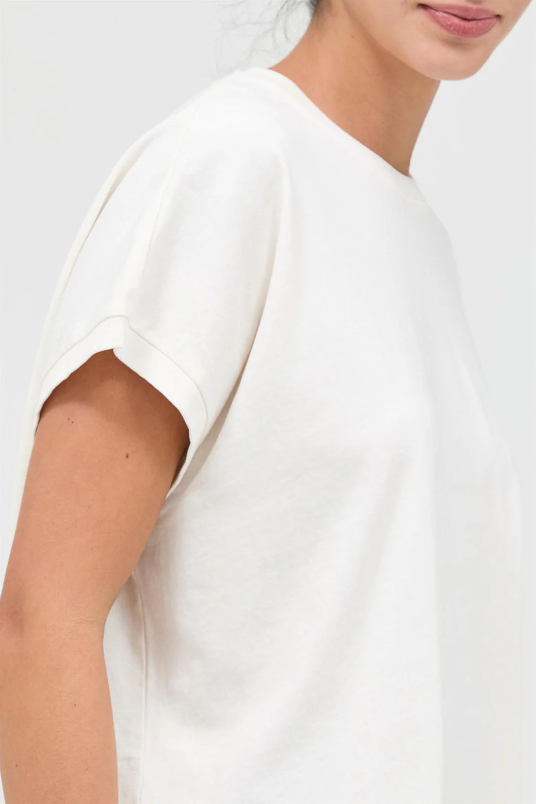 CAPPED SLEEVE OFF WHITE T SHIRT