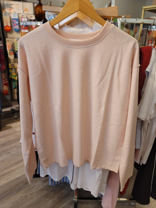 REVERSE SEAM SWEATSHIRT IN DUSTY PINK