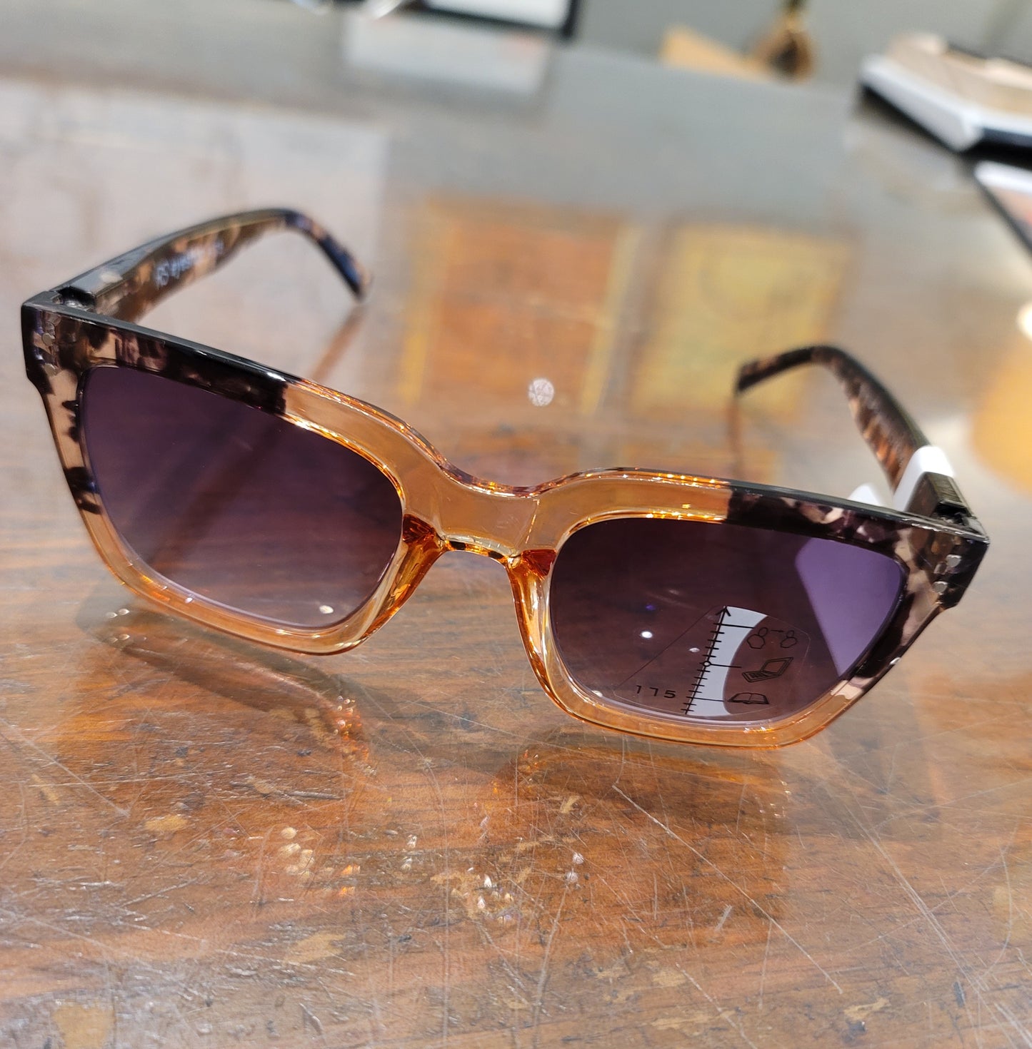 PEACH AND BLACK PROGRESSIVE SUN READERS