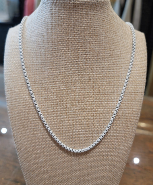 18 INCH ENAMEL BOX CHAIN NECKLACE - 2 COLORS